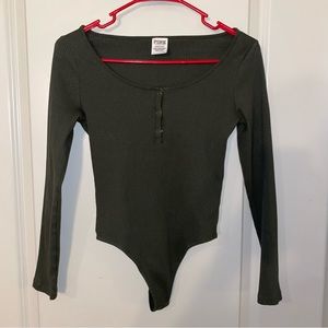 PINK Olive green bodysuit - size small